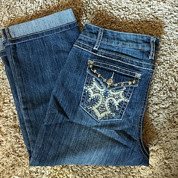 Earl Jeans Denim - Western Style Studded Cross Bling Capri/Crop Pants